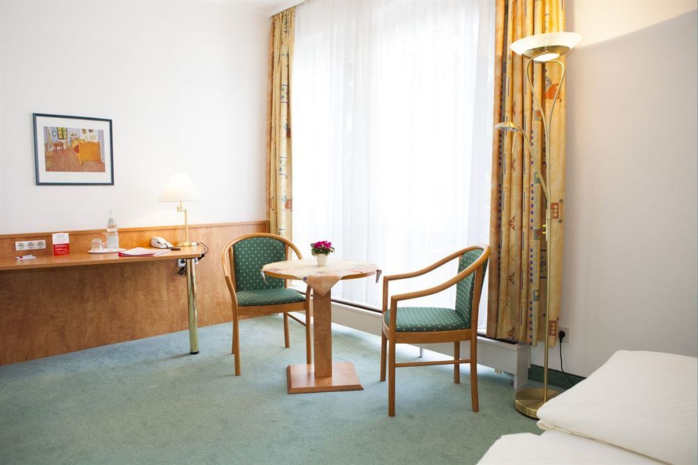 Hotel Am Duesseldorfer Platz Ratingen Kültér fotó